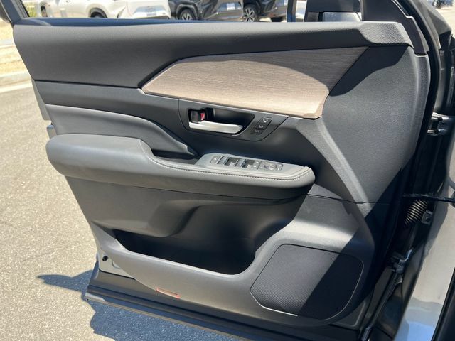 Used 2026 Toyota Grand Highlander FWD image 28