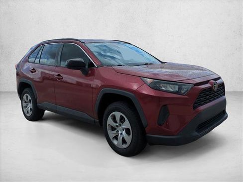 Used 2021 Toyota RAV4 LE FWD image 3