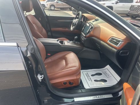 Used 2017 Maserati Ghibli S image 8