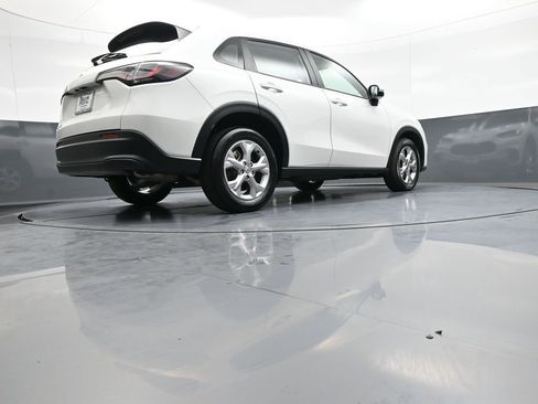 Certified 2024 Honda HR-V LX image 28