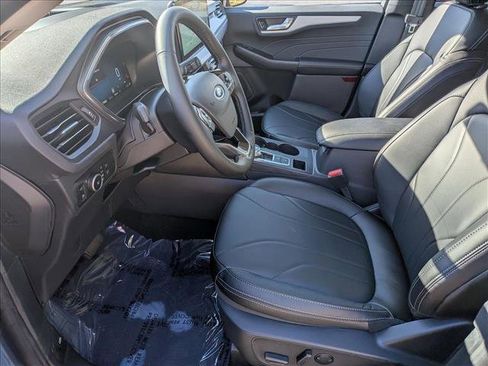 New 2026 Ford Escape SE w/ PHEV Premium Package FWD image 4
