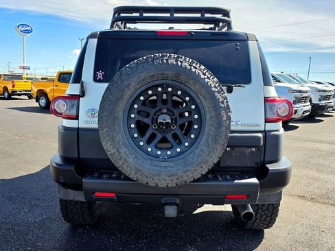 Used 2014 Toyota FJ Cruiser 4WD w/ Convenience Package image 5