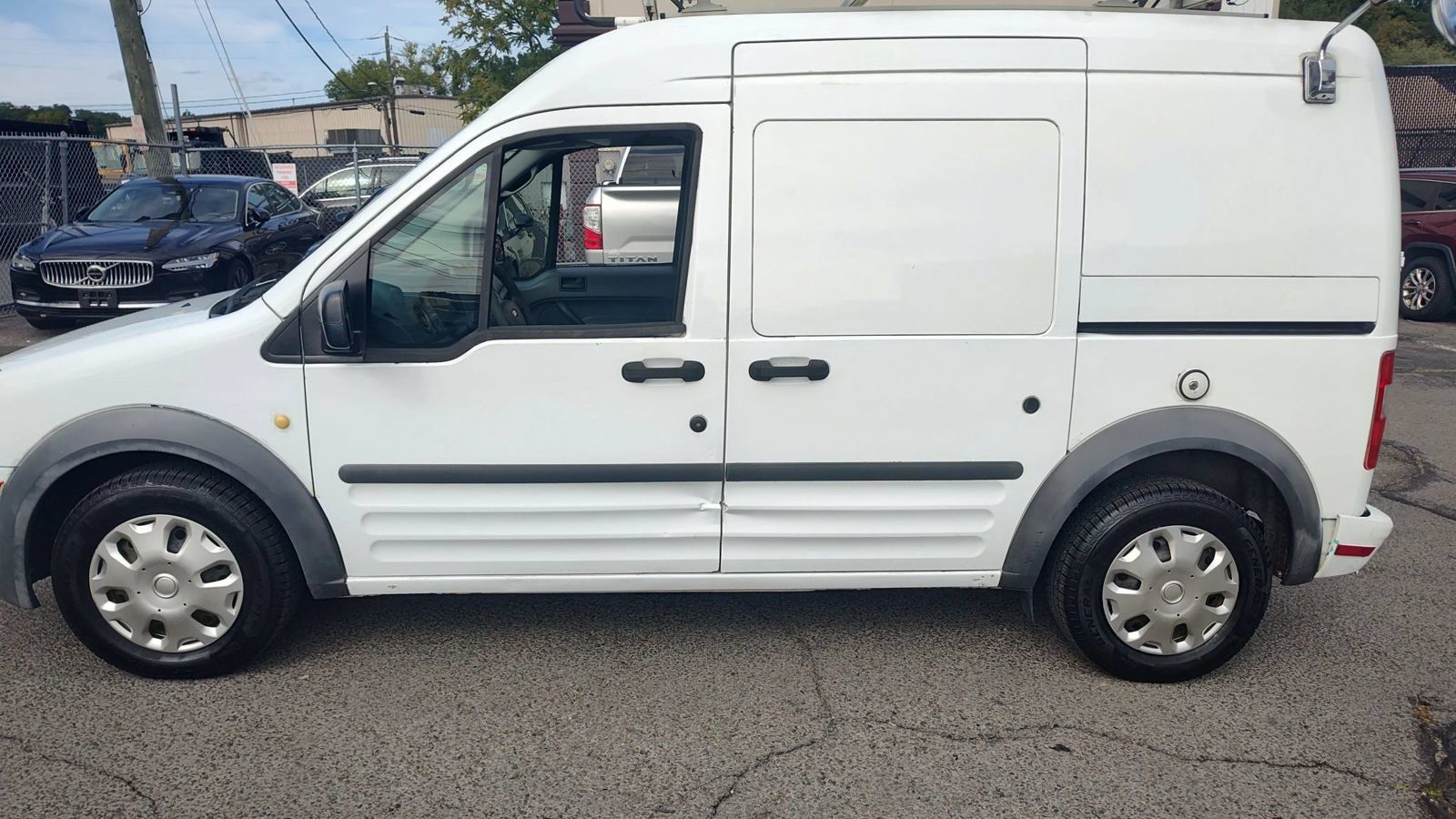 Used 2012 Ford Transit Connect XLT FWD image 2