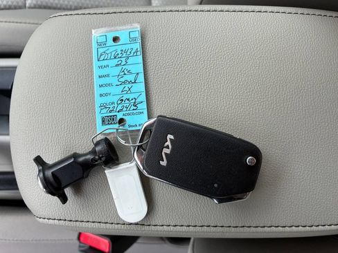 Used 2023 Kia Soul LX FWD image 30
