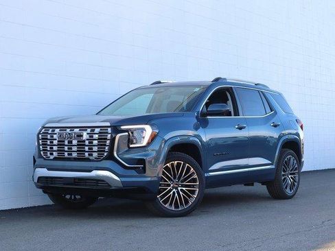 New 2026 GMC Terrain Denali w/ LPO, Black Badging Package image 1