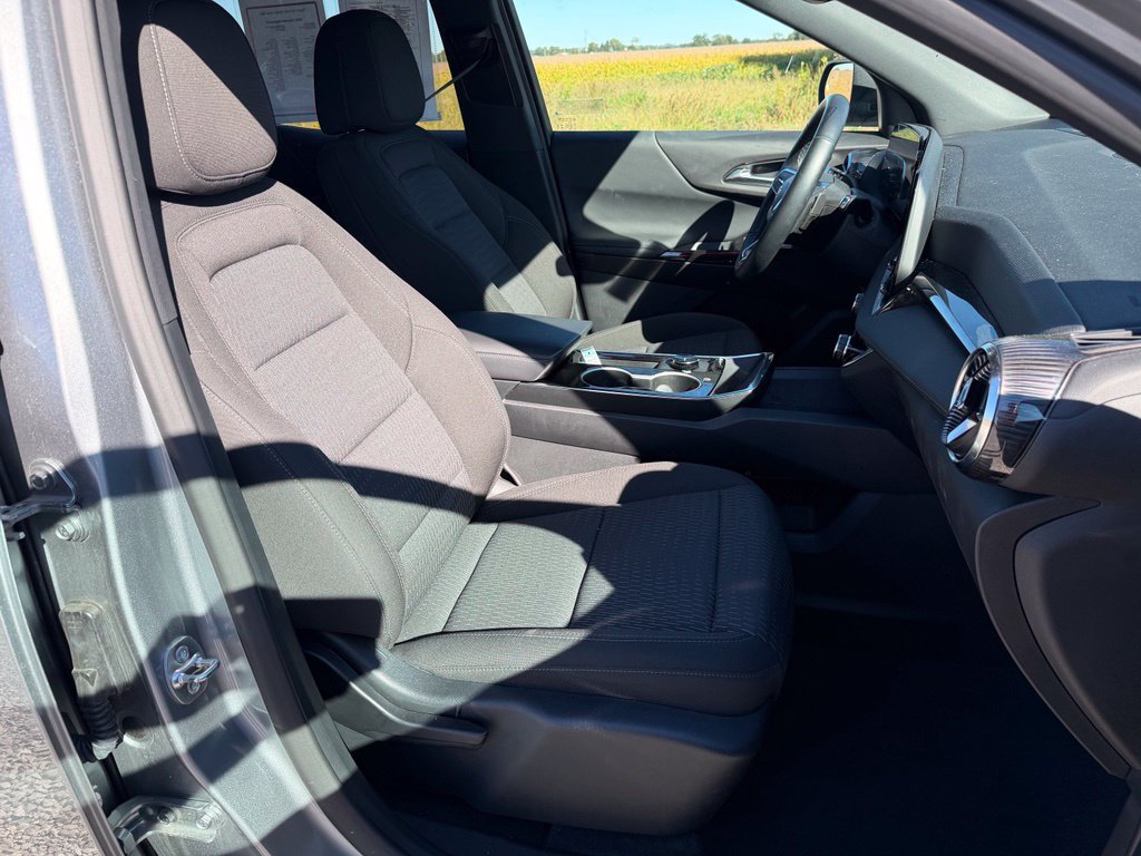 Used 2026 Chevrolet Equinox LT AWD/4WD image 19