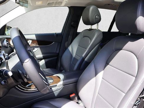 Used 2021 Mercedes-Benz GLC 300 4MATIC image 13