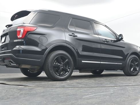 Used 2018 Ford Explorer XLT w/ Equipment Group 201A image 27