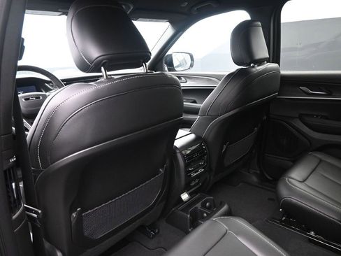 New 2025 Jeep Grand Cherokee L Limited w/ Black Appearance Package image 12