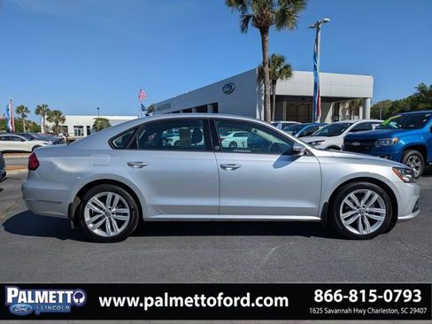 Used 2019 Volkswagen Passat 2.0T Wolfsburg FWD image 2