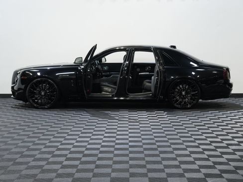 Used 2020 Rolls-Royce Ghost RWD image 32