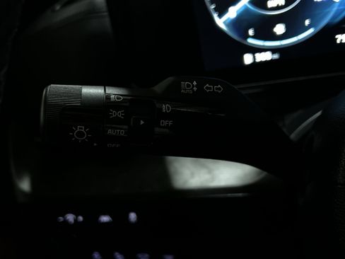 Used 2024 Kia Carnival SX FWD image 27