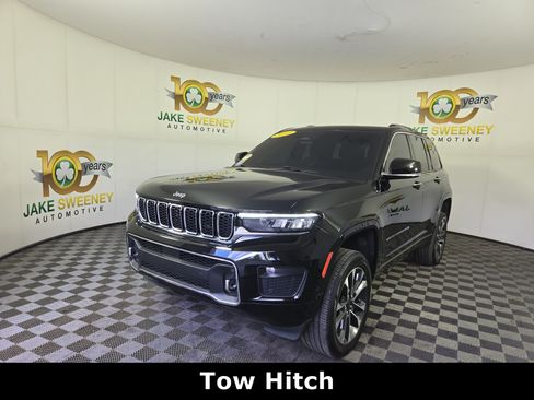 Used 2023 Jeep Grand Cherokee Overland AWD/4WD image 3