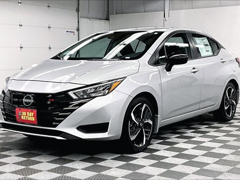 New 2025 Nissan Versa SR w/ Trunk Package FWD image 6