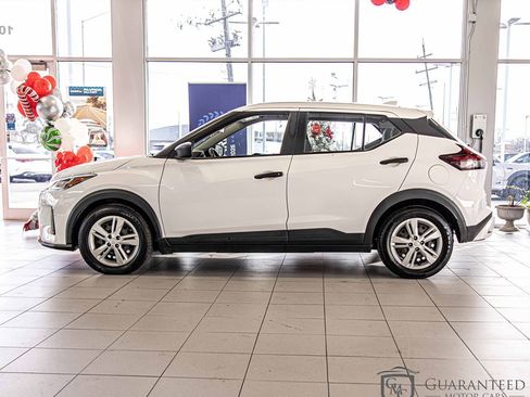 Used 2022 Nissan Kicks S image 7