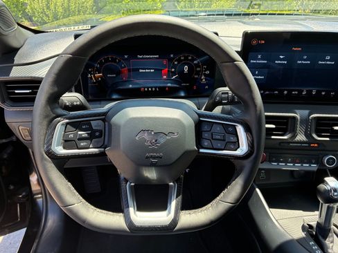 Used 2024 Ford Mustang Coupe RWD image 18