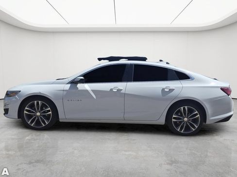 Used 2022 Chevrolet Malibu LT FWD image 3