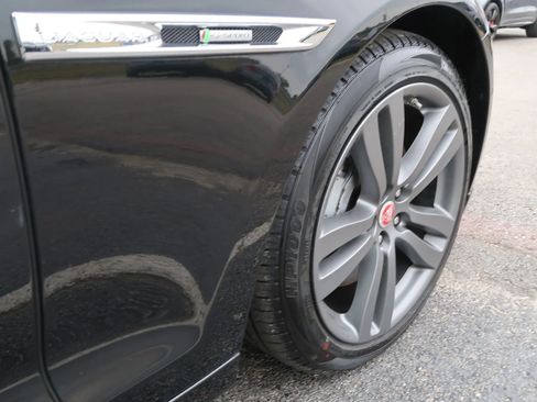 Used 2019 Jaguar XJ R-Sport image 51