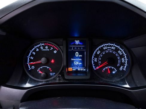 Used 2022 Toyota Tacoma SR image 27