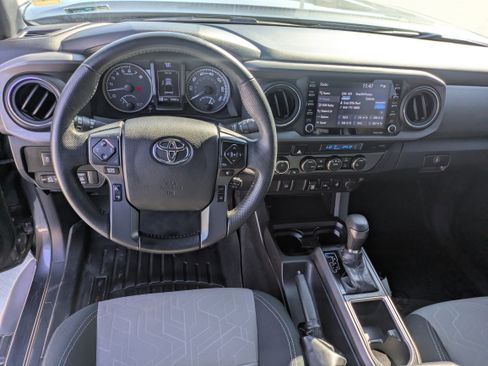 Certified 2022 Toyota Tacoma TRD Off-Road image 16