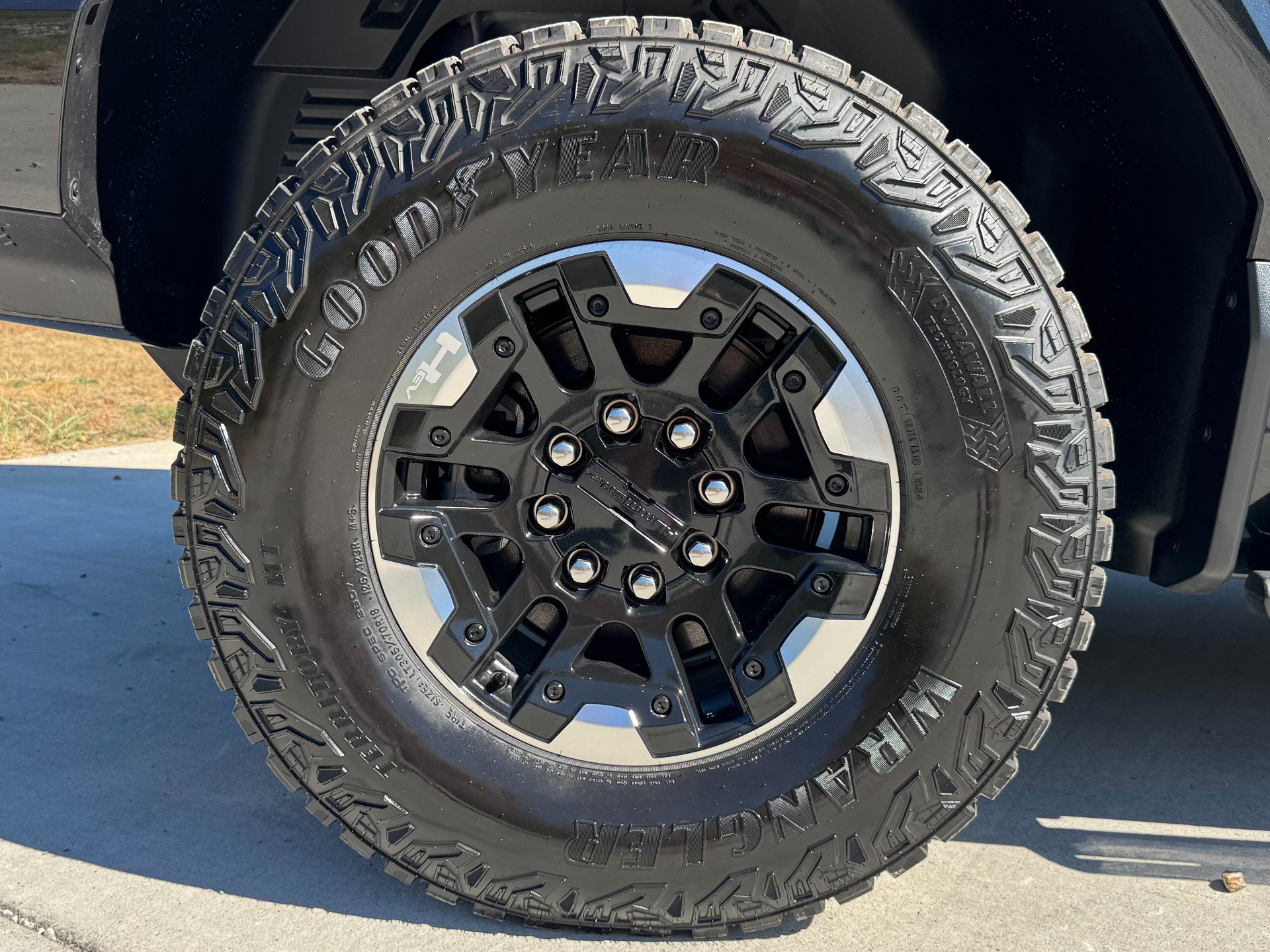 Used 2025 GMC Hummer EV 3X w/ Extreme Off-Road Package AWD/4WD image 98