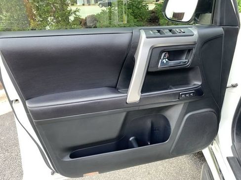 Used 2017 Toyota 4Runner Limited AWD/4WD image 17