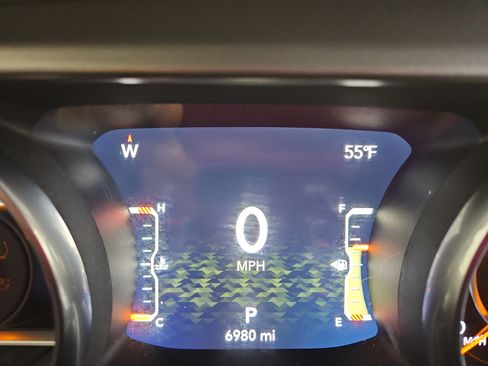 Used 2023 Jeep Gladiator Willys image 12