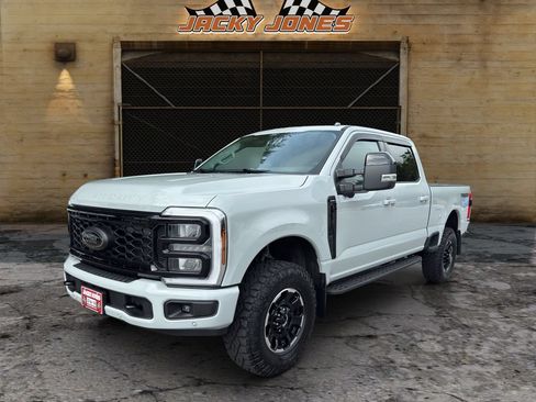 Used 2025 Ford F350 Lariat w/ Lariat Ultimate Package AWD/4WD image 2