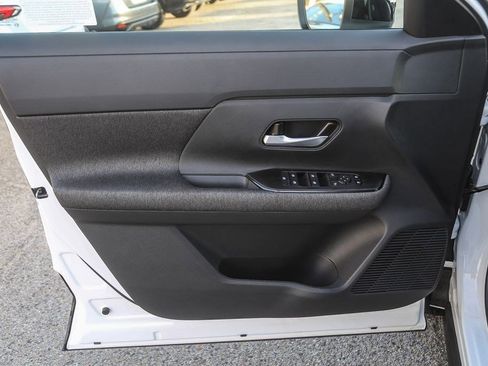 Used 2026 Nissan Kicks SV AWD/4WD image 22