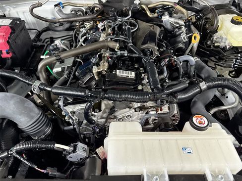 Certified 2025 Toyota Tacoma SR5 image 39