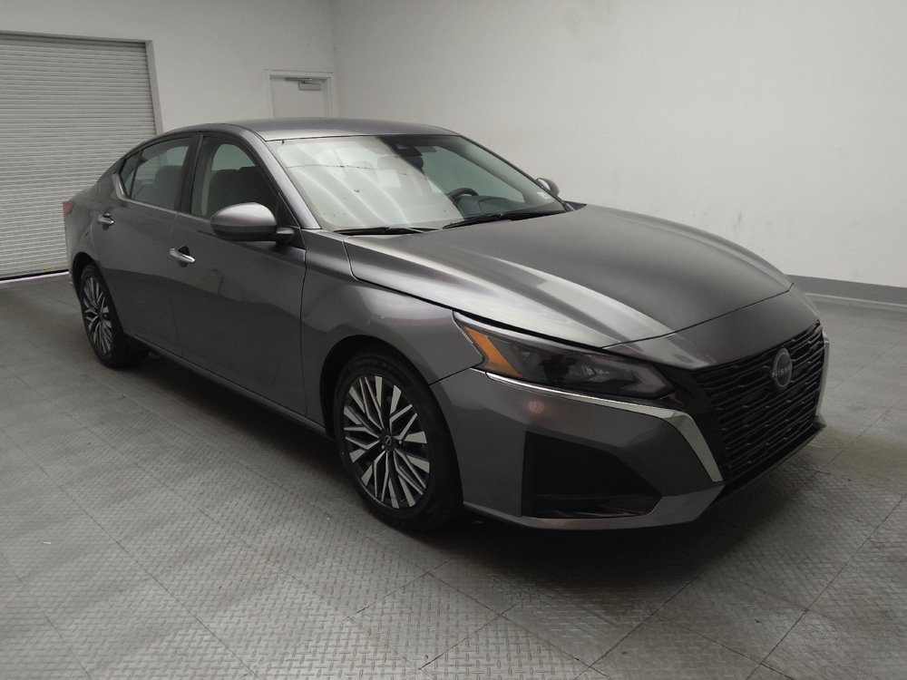 Used 2023 Nissan Altima 2.5 SV FWD image 13
