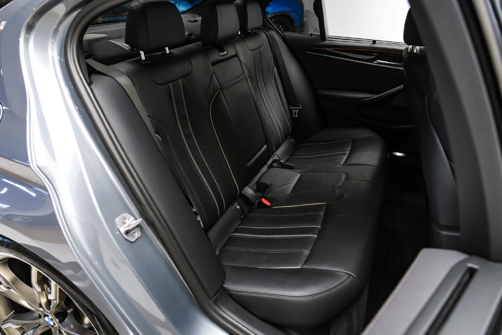 Used 2023 BMW M550i xDrive w/ Executive Package AWD/4WD image 35