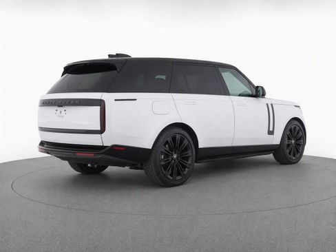 Used 2025 Land Rover Range Rover Long Wheelbase SE AWD/4WD image 3
