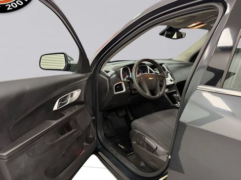 Used 2017 Chevrolet Equinox LS FWD image 9