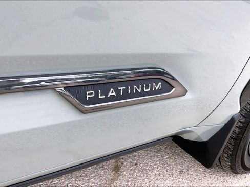 Used 2025 Toyota Tundra Platinum AWD/4WD image 10