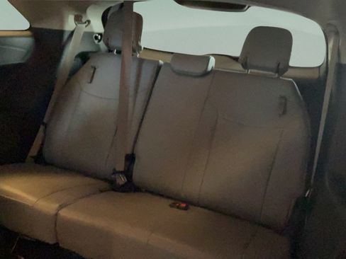 Certified 2025 Toyota Sienna XLE FWD image 31