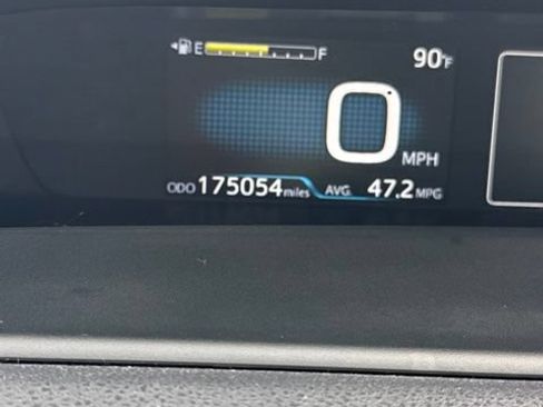 Used 2018 Toyota Prius Three Touring FWD image 5