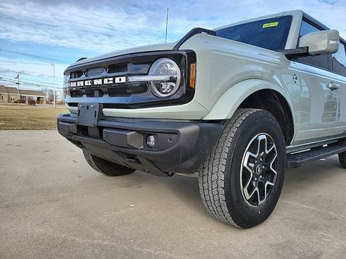Used 2024 Ford Bronco Outer Banks image 14