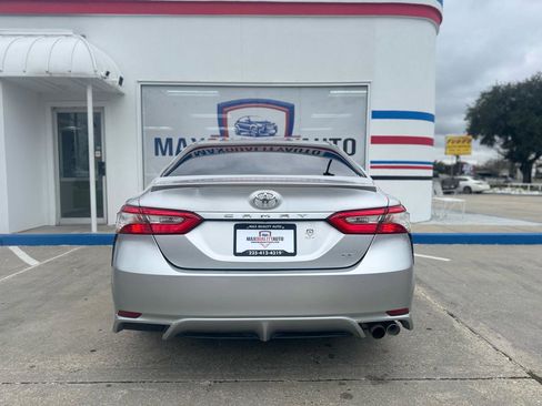 Used 2018 Toyota Camry SE FWD image 29