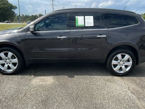 Used 2016 Chevrolet Traverse LT w/ Style and Technology Package image 8