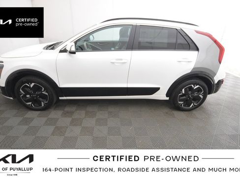 Certified 2023 Kia Niro Wave w/ Wave Preserve Package image 9