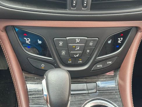 Used 2017 Buick Envision Essence image 14