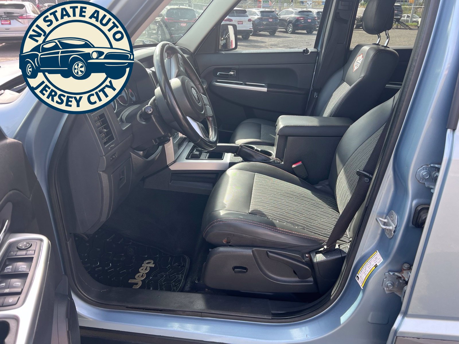 Used 2012 Jeep Liberty Arctic AWD/4WD image 4