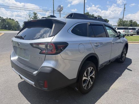 Used 2021 Subaru Outback Limited XT AWD/4WD image 4