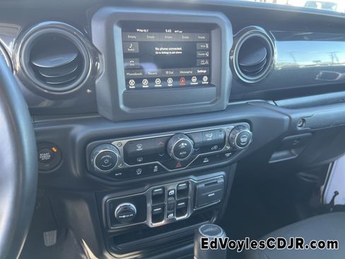 Used 2022 Jeep Gladiator Sport image 31