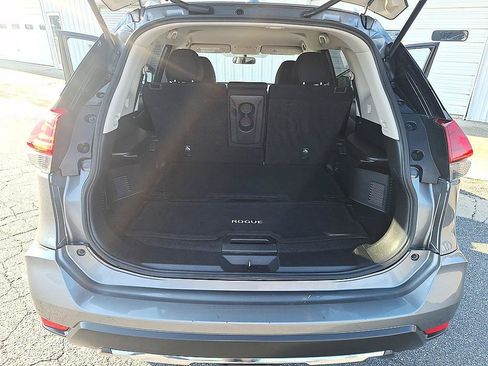 Used 2017 Nissan Rogue S w/ Appearance Package FWD image 22