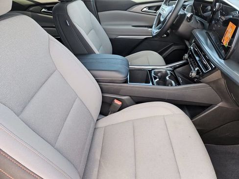Used 2025 Chevrolet Traverse LT AWD/4WD image 17