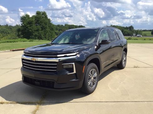 New 2026 Chevrolet Traverse LT w/ Driver Confidence Package image 9