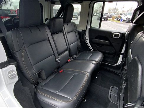 Certified 2025 Jeep Wrangler Unlimited Sahara AWD/4WD image 17
