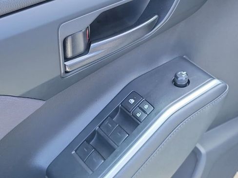 Used 2024 Toyota Highlander LE image 17